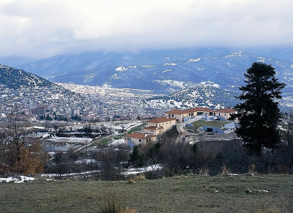 Avaris Hotel Karpenísion Exteriér fotografie