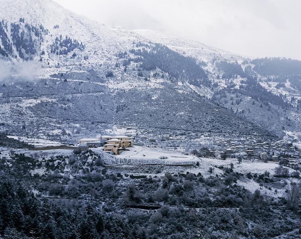 Avaris Hotel Karpenísion Exteriér fotografie